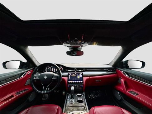 Used 2022 Maserati Quattroporte Trofeo image 27