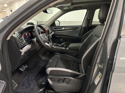 New 2026 Volkswagen Atlas Peak Edition AWD/4WD image 16