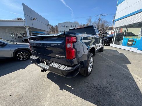 Used 2023 Chevrolet Silverado 1500 Custom image 2