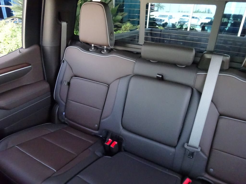 New 2026 GMC Sierra 1500 Denali w/ Technology Package AWD/4WD image 15
