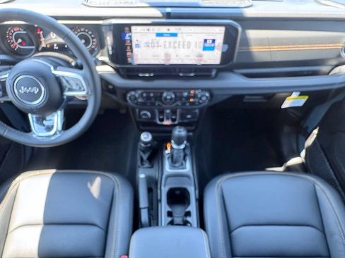 New 2026 Jeep Wrangler Unlimited Sahara AWD/4WD image 11