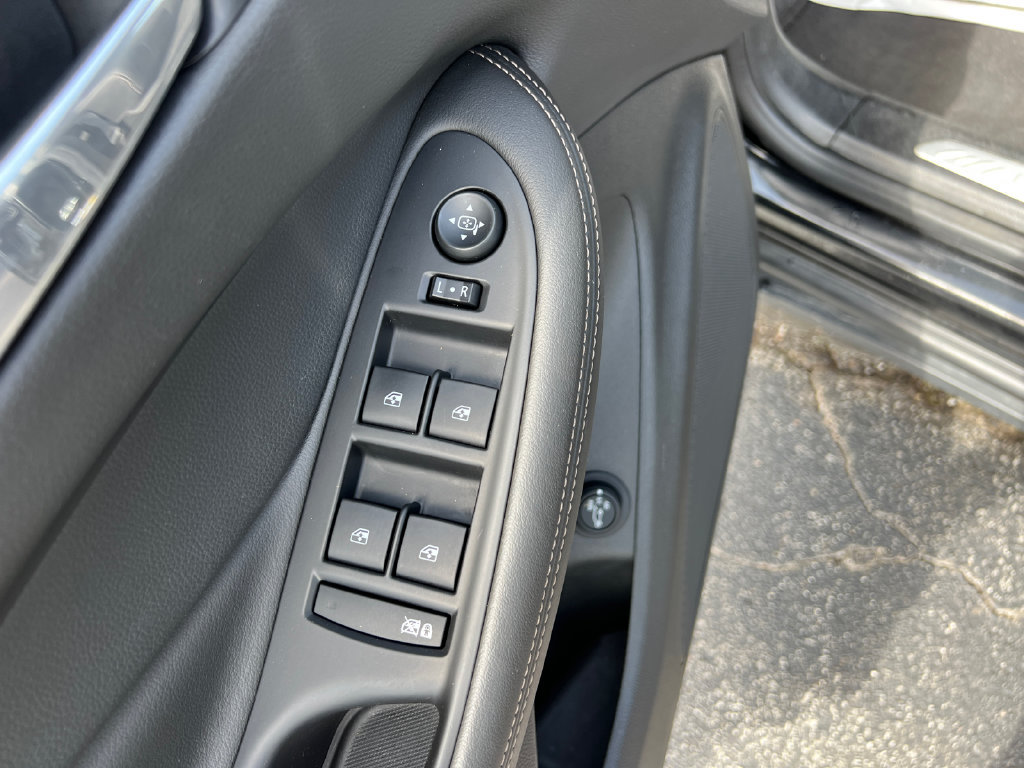 Used 2018 Buick Envision Essence AWD/4WD image 20