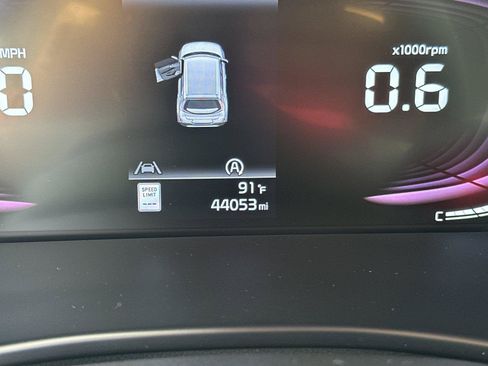 Used 2025 Kia Soul LX w/ LX Technology Package FWD image 13