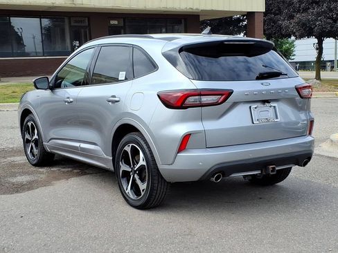 Certified 2023 Ford Escape ST-Line Select w/ Tech Pack #2 AWD/4WD image 3
