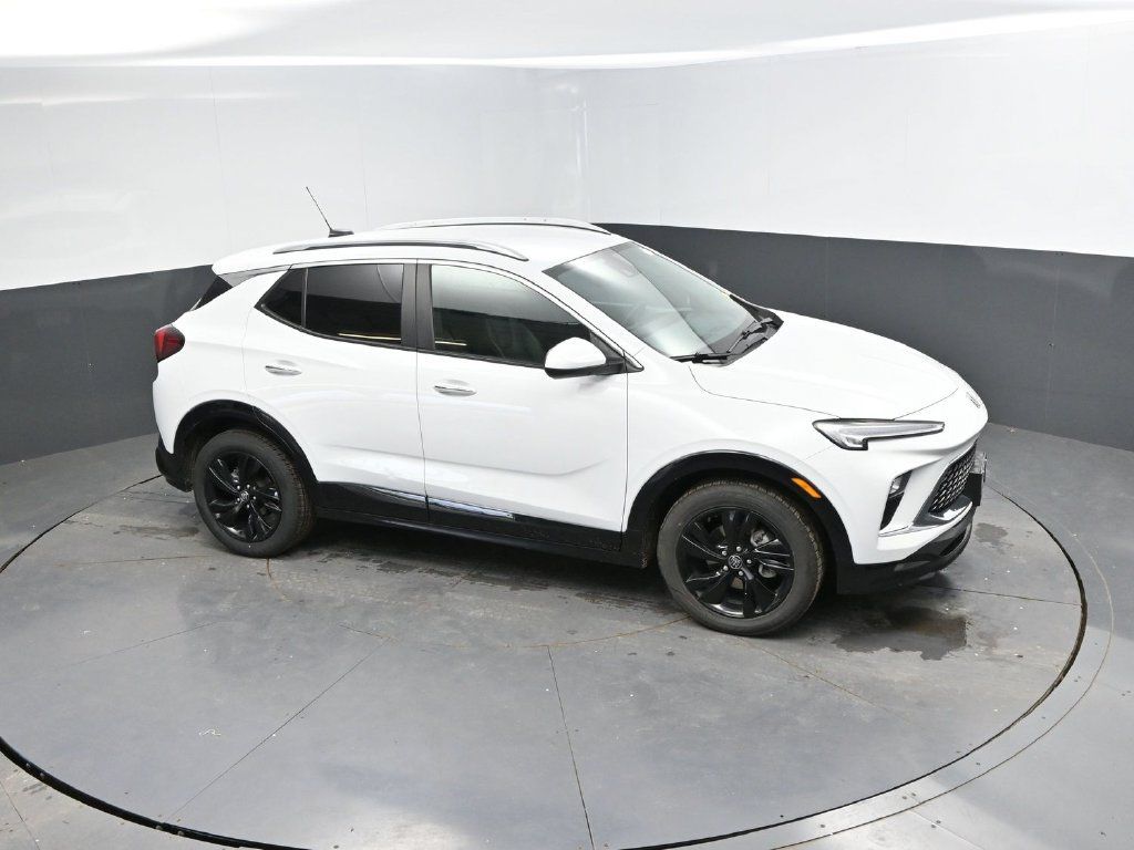 Used 2024 Buick Encore GX Sport Touring FWD image 23