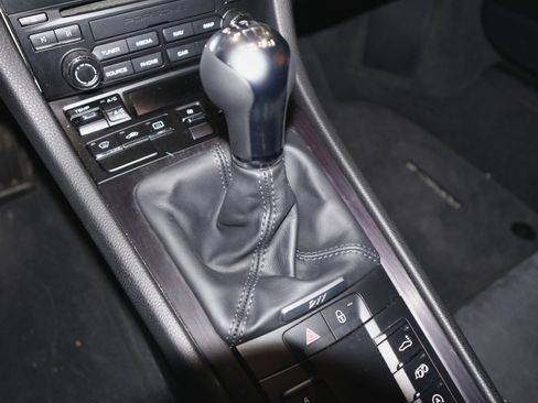 Used 2021 Jaguar F-PACE SVR image 40