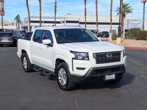 Used 2022 Nissan Frontier SV w/ Technology Package image 6