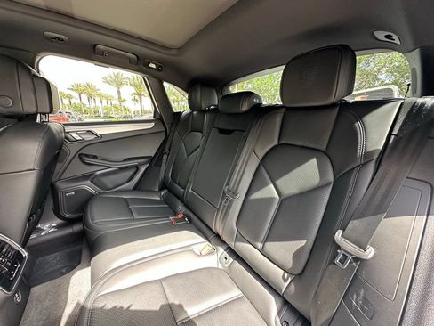 Used 2026 Porsche Macan AWD/4WD image 38