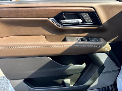 New 2026 GMC Yukon XL Denali Ultimate AWD/4WD image 11