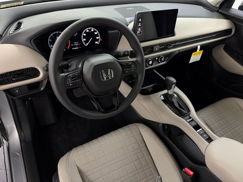 New 2026 Honda HR-V LX image 4