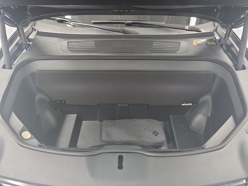 Used 2024 Rivian R1S Adventure AWD/4WD image 14