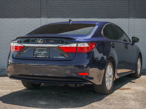 Used 2015 Lexus ES 300h w/ Navigation System Package FWD image 5