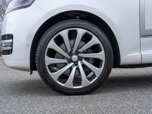 Used 2024 Land Rover Range Rover Autobiography image 9