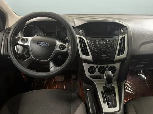 Used 2014 Ford Focus SE w/ SE Winter Package FWD image 10