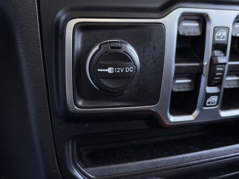 Used 2023 Jeep Gladiator Overland image 22