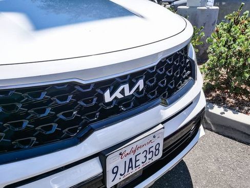Certified 2023 Kia Sorento EX FWD image 4