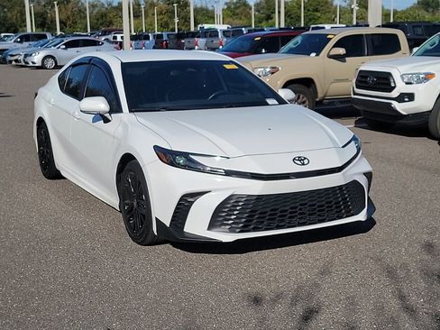Certified 2025 Toyota Camry SE image 2