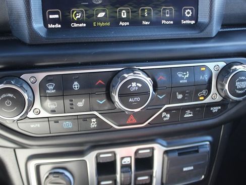 Used 2021 Jeep Wrangler Unlimited Sahara w/ Dual Top Group image 9