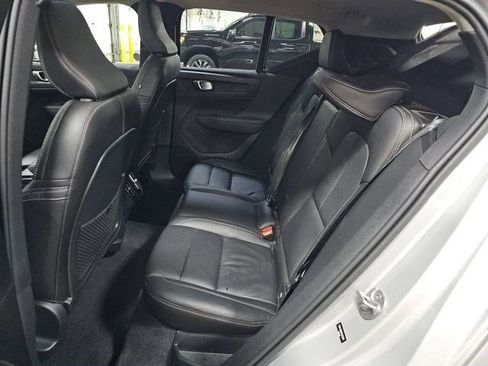 Used 2023 Volvo XC40 B5 Plus w/ Driver Assist Package image 9
