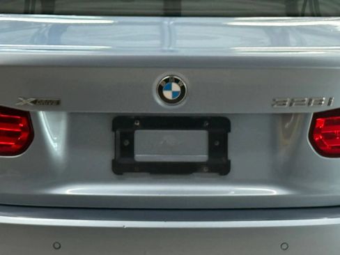 Used 2013 BMW 328i xDrive Sedan AWD/4WD image 11