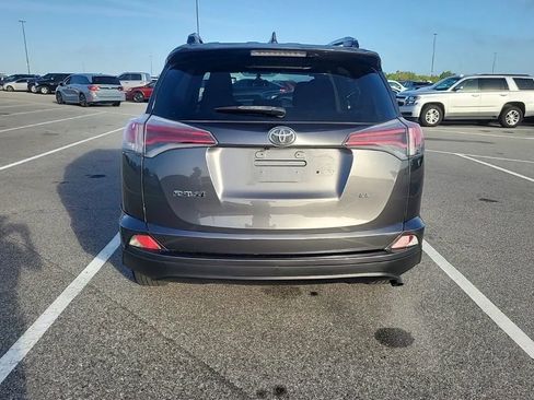 Used 2016 Toyota RAV4 LE image 4