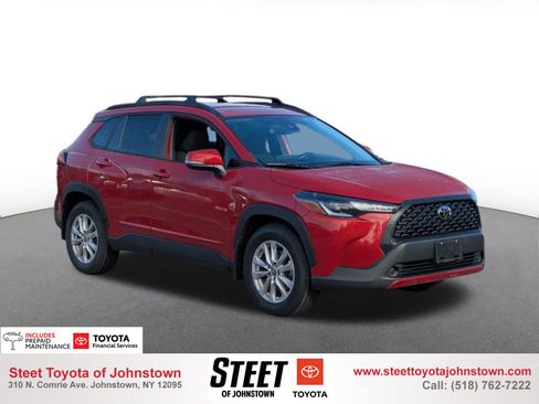 Used 2022 Toyota Corolla Cross LE image 1