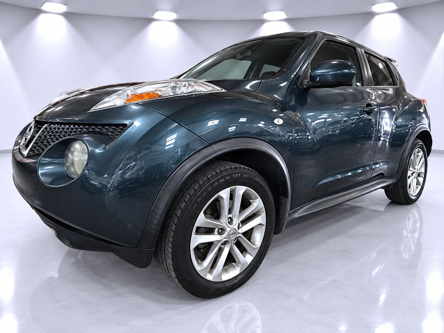 Used 2012 Nissan Juke SL FWD image 2