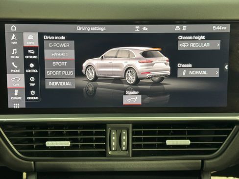 Used 2021 Porsche Cayenne Turbo S image 27