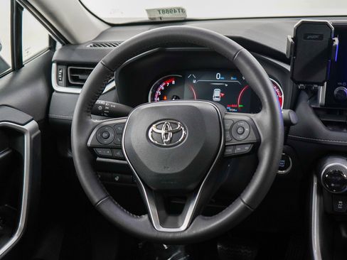 Used 2025 Toyota RAV4 XLE w/ Convenience Package AWD/4WD image 14