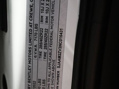 Used 2022 Bentley Bentayga V8 image 26