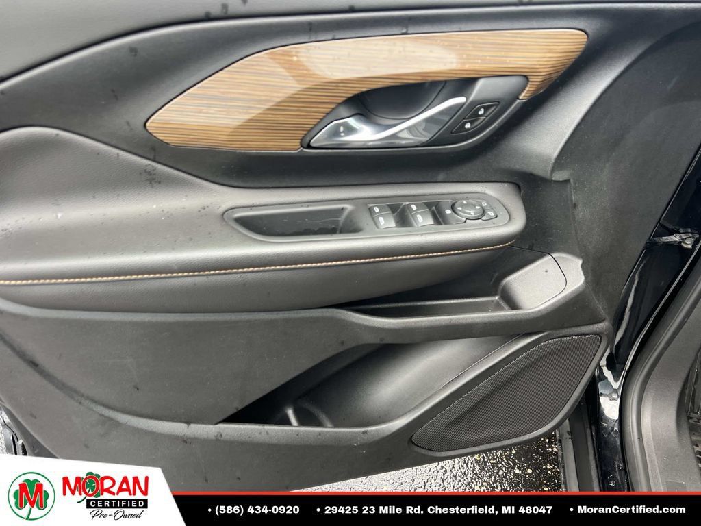 Used 2020 GMC Terrain SLE w/ Driver Convenience Package FWD image 15