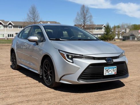 Used 2024 Toyota Corolla LE AWD/4WD image 1