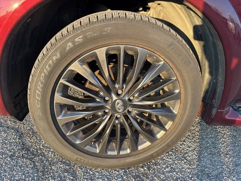 Used 2022 INFINITI QX80 Premium Select w/ All-Season Package image 4