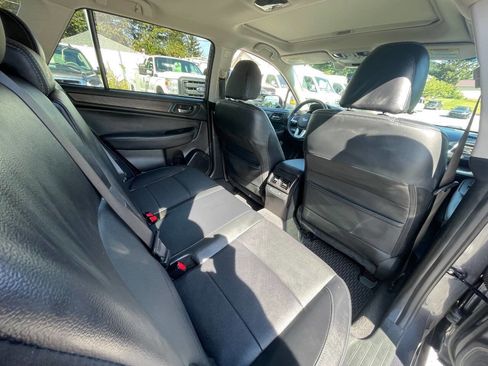 Used 2017 Subaru Outback 2.5i Limited image 38
