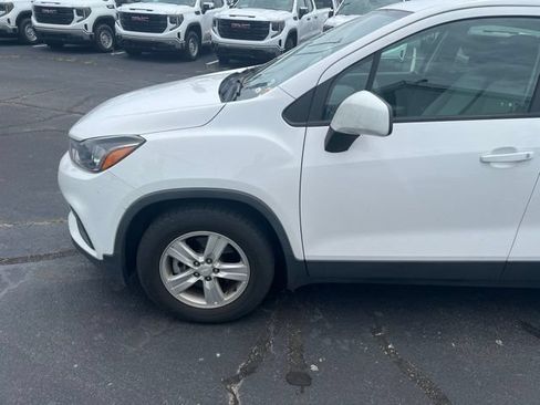 Used 2020 Chevrolet Trax LS w/ Fleet Convenience Package FWD image 6