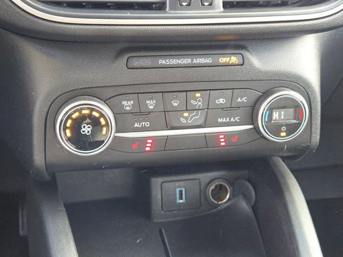 Used 2020 Ford Escape SE image 26