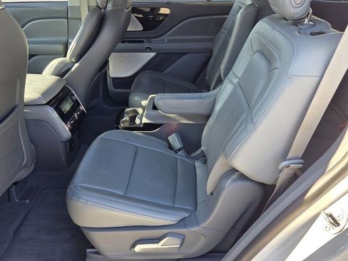 Used 2020 Lincoln Aviator Reserve w/ Equipment Group 202A image 10