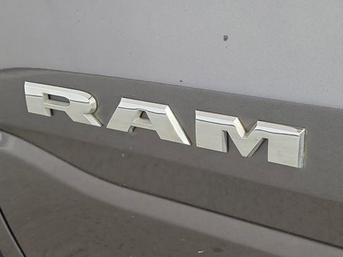 Used 2022 RAM 1500 Laramie AWD/4WD image 7