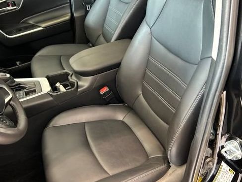 Certified 2023 Toyota RAV4 XLE Premium AWD/4WD image 5
