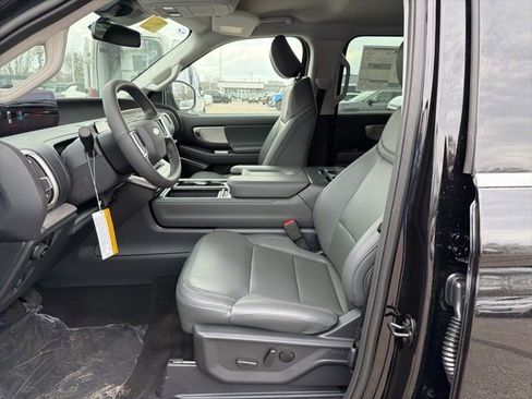 New 2026 Ford Expedition Active image 14