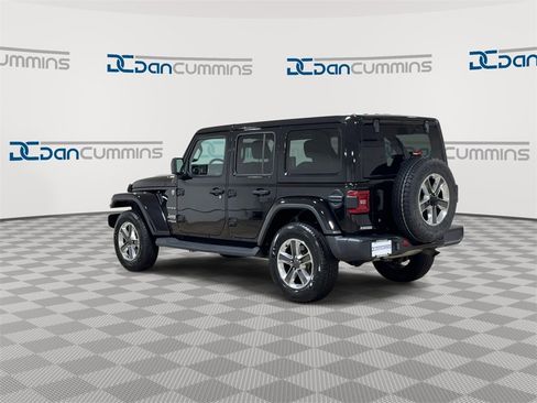 Used 2020 Jeep Wrangler Unlimited Sahara image 9
