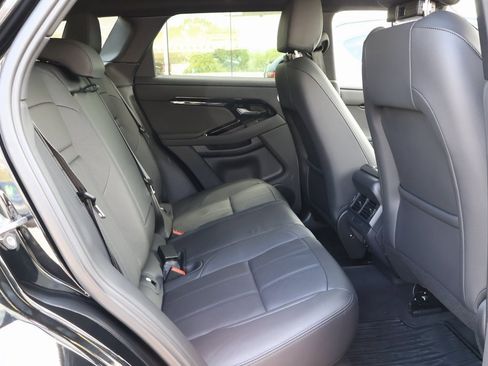 Used 2026 Land Rover Range Rover Evoque Dynamic SE image 17