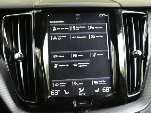 Used 2019 Volvo XC60 T5 R-Design w/ Protection Package Premier AWD/4WD image 18