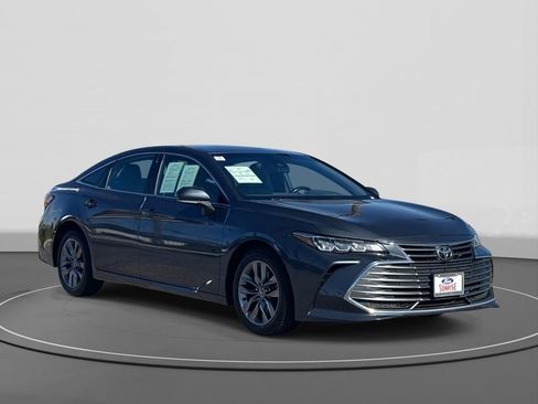 Used 2020 Toyota Avalon XLE image 4