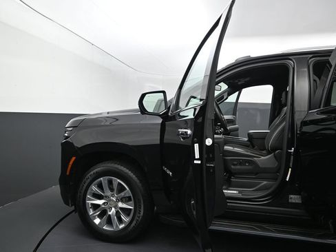 Used 2026 Chevrolet Suburban Premier AWD/4WD image 13