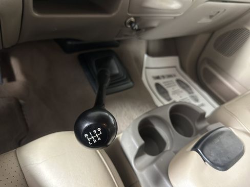 Used 2001 Ford F350 4x4 SuperCab DRW Super Duty image 16