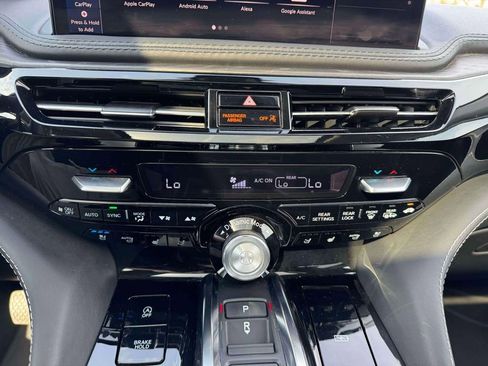 Used 2025 Acura MDX w/ Advance Package image 28