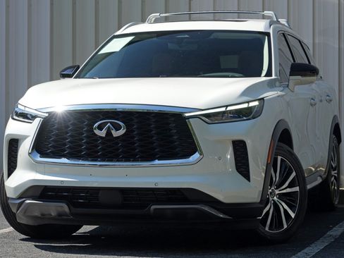 Used 2025 INFINITI QX60 Sensory w/ Vision Package AWD/4WD image 3