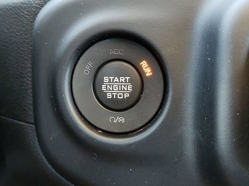 Used 2023 Jeep Gladiator Sport AWD/4WD image 10