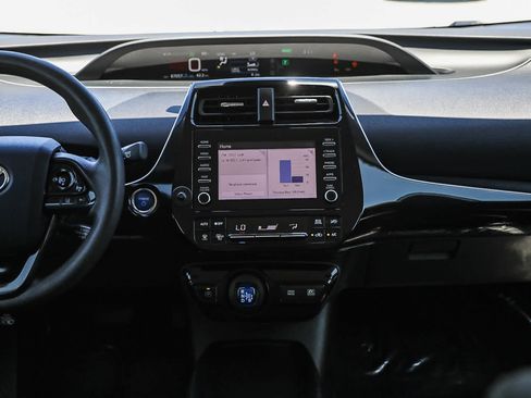 Certified 2020 Toyota Prius LE FWD image 14